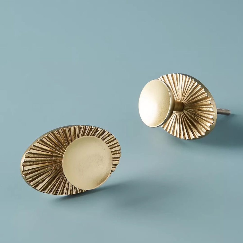 Alister Knobs